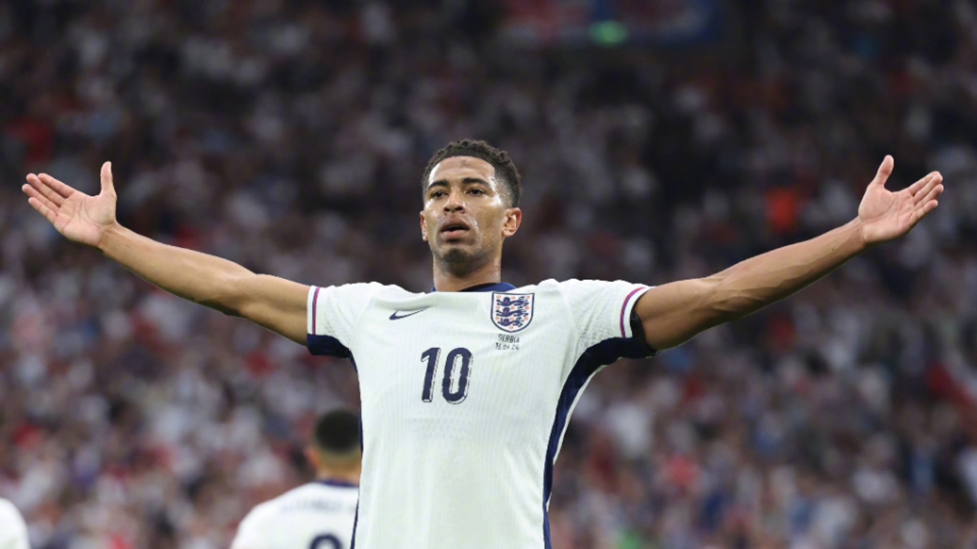 皮亚尼奇重返尤文训练基地，与斯帕莱蒂、基耶利尼合影