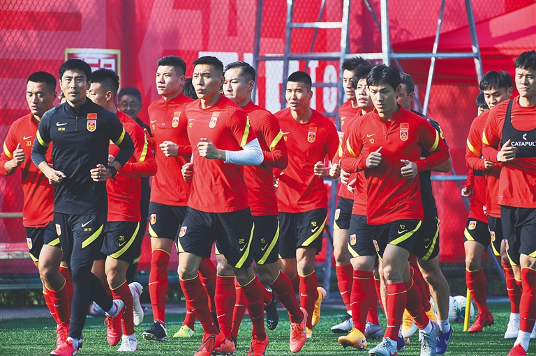 列维谈解雇澳波：热刺必须在所有战线赢球，英超成绩说明一切