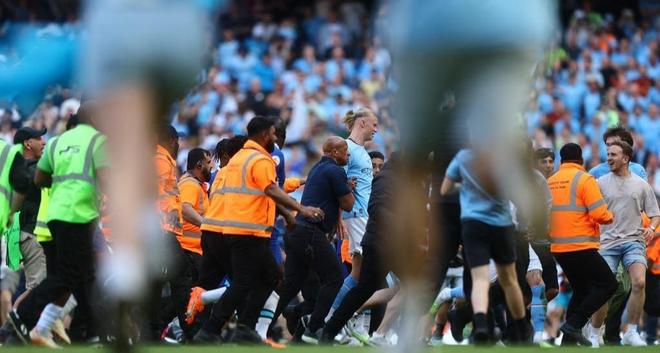 谁给了球迷“训话”的权力？